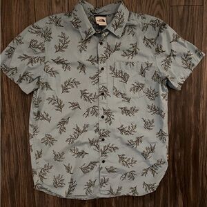 The North Face Men’s Large Button-Up